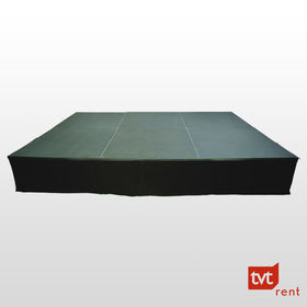 Bühne 3m x 2m, schwarzer Skirting und Stufe 1 / 2